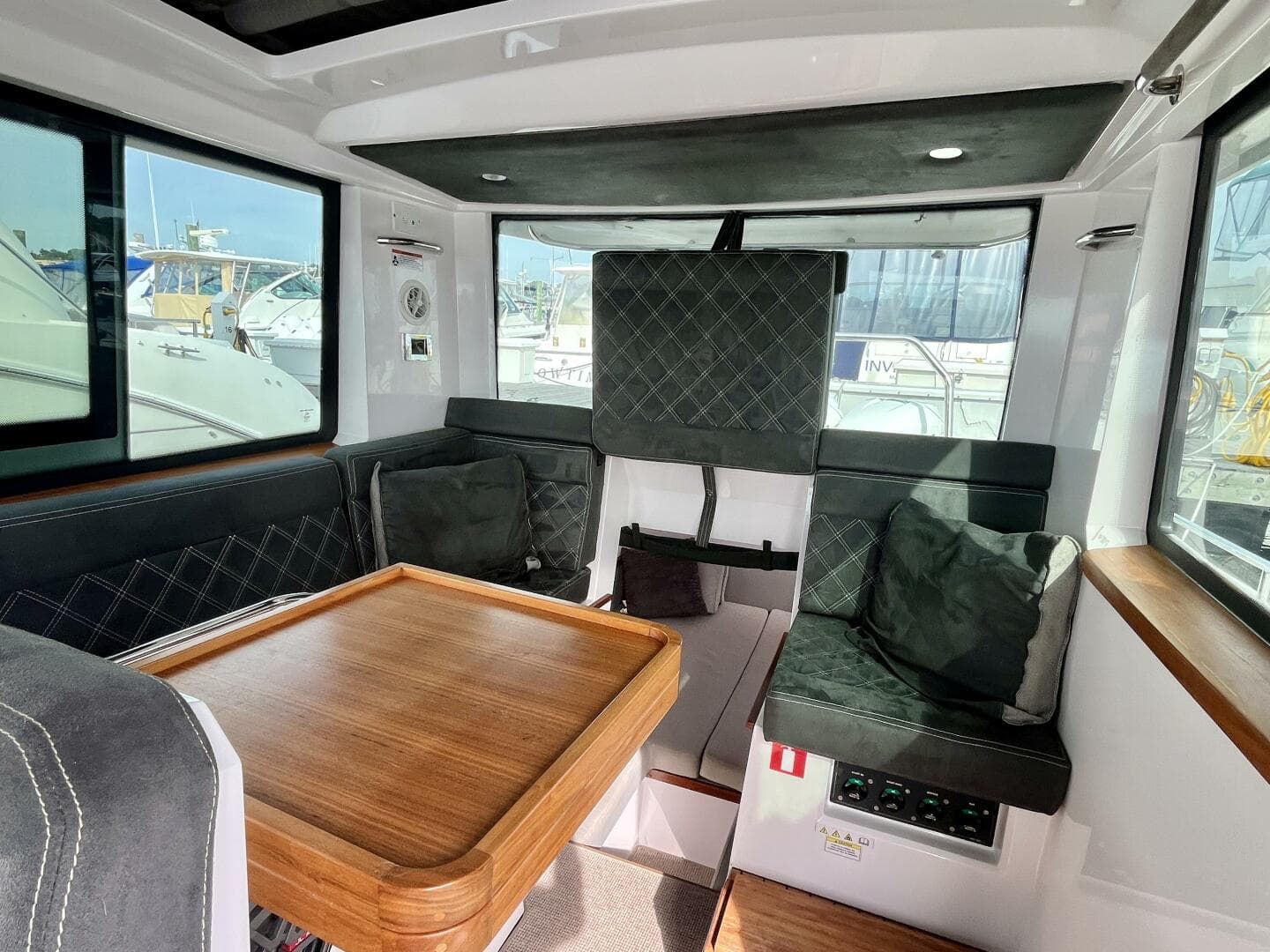 2018 Axopar 37 Sport Cabin R — photo 20