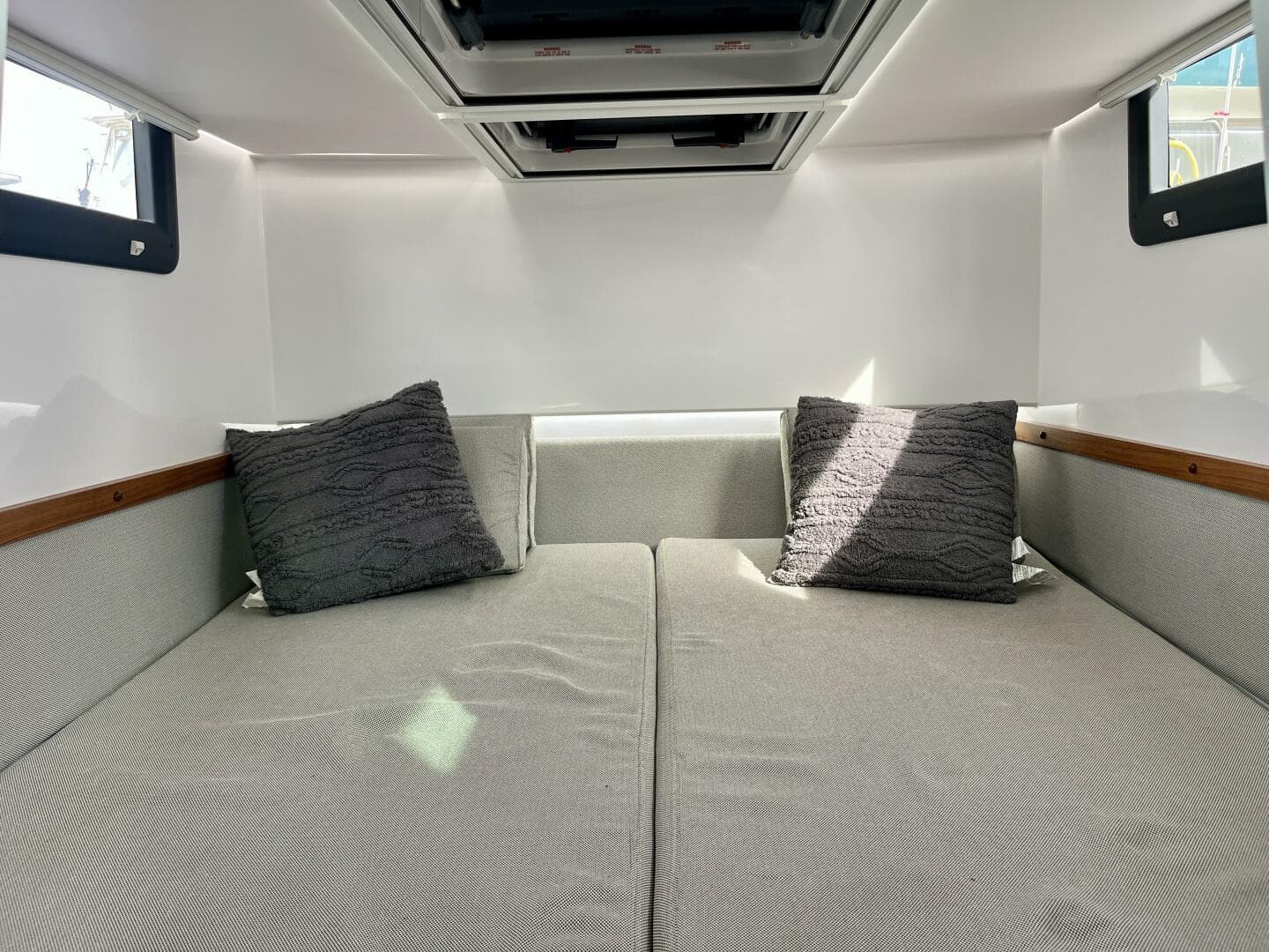 2018 Axopar 37 Sport Cabin R — photo 22