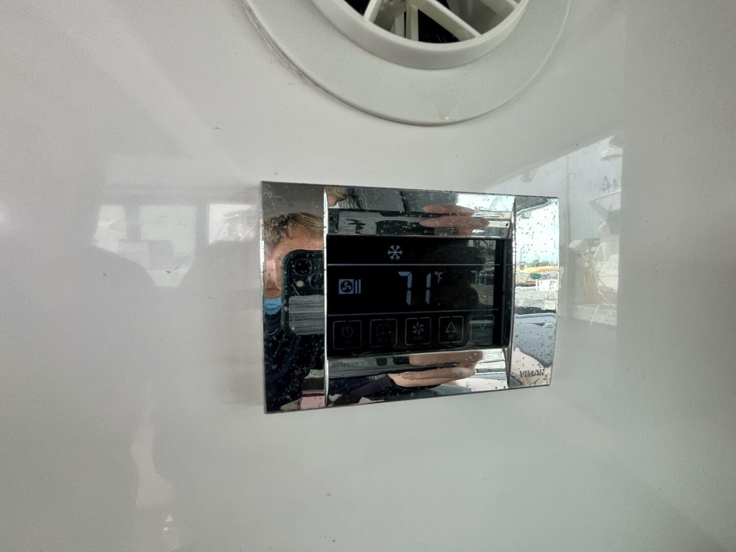 2018 Axopar 37 Sport Cabin R — photo 33