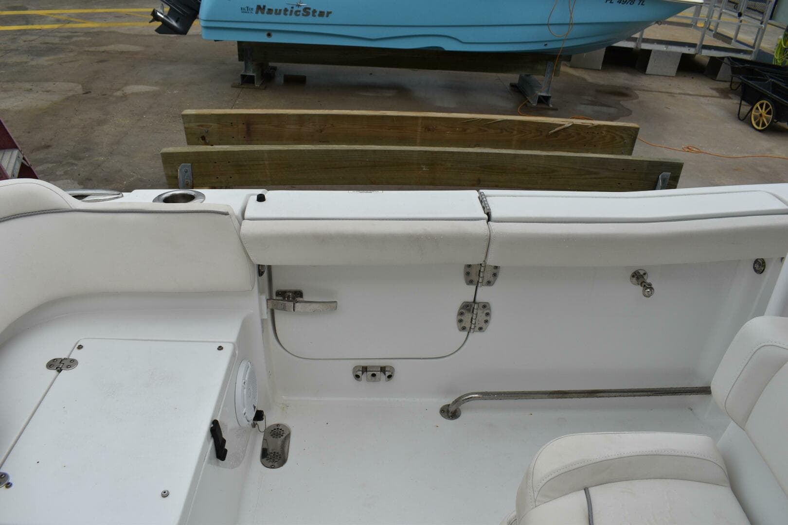 2023 Sea Hunt Ultra 255 SE — photo 9