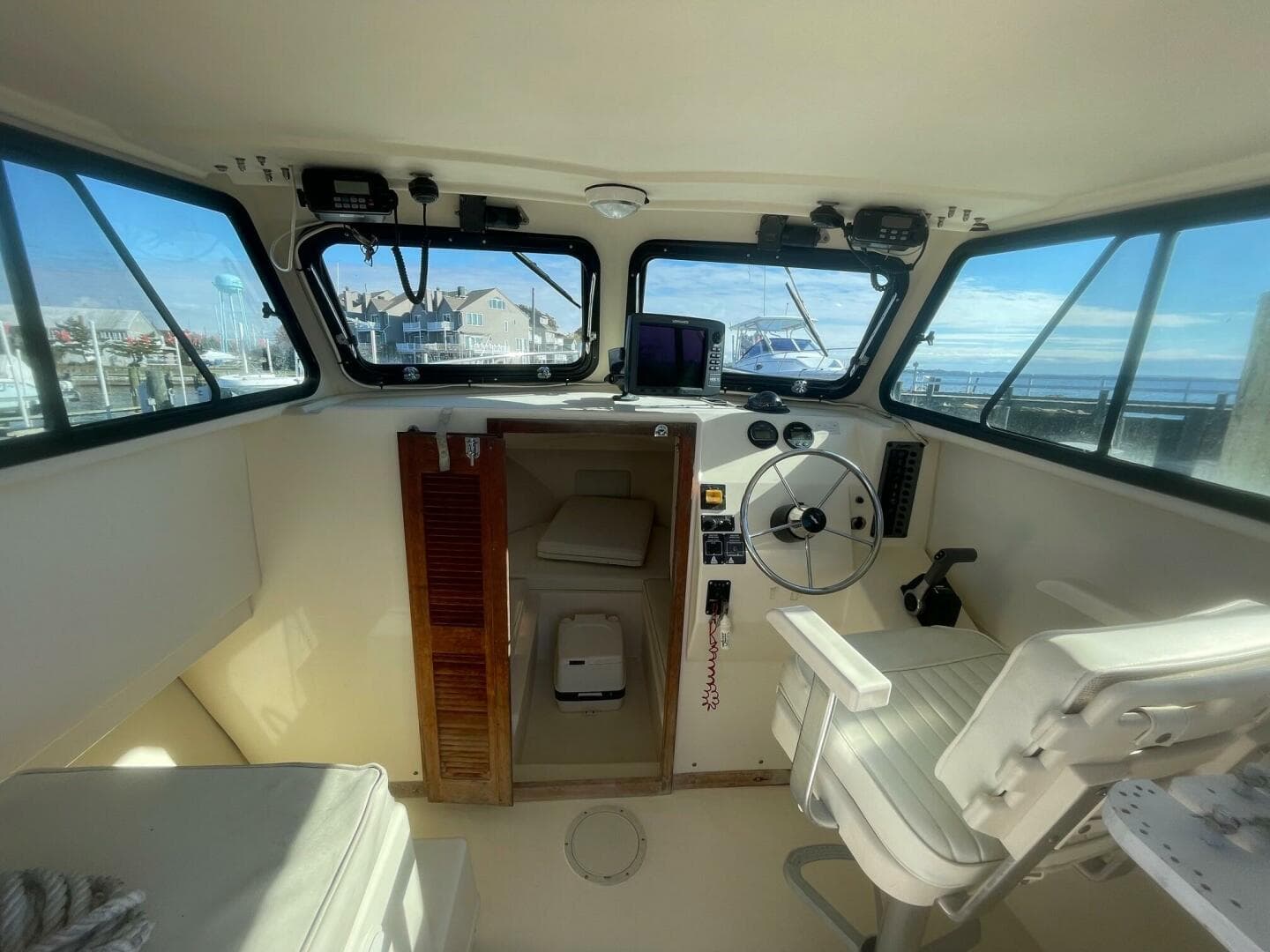 2001 Parker 2520 — photo 6