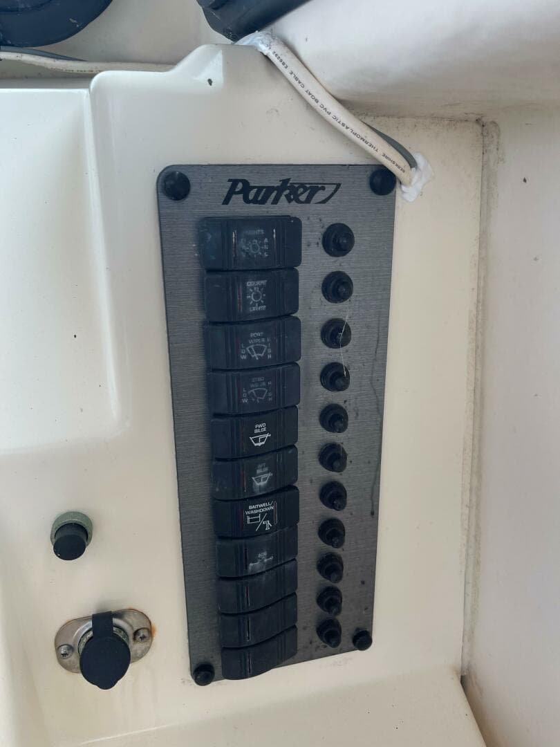 2001 Parker 2520 — photo 12