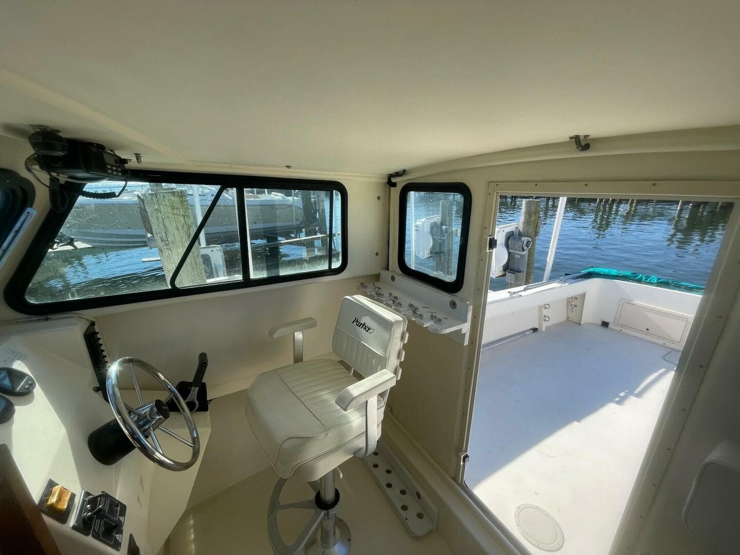 2001 Parker 2520 — photo 9