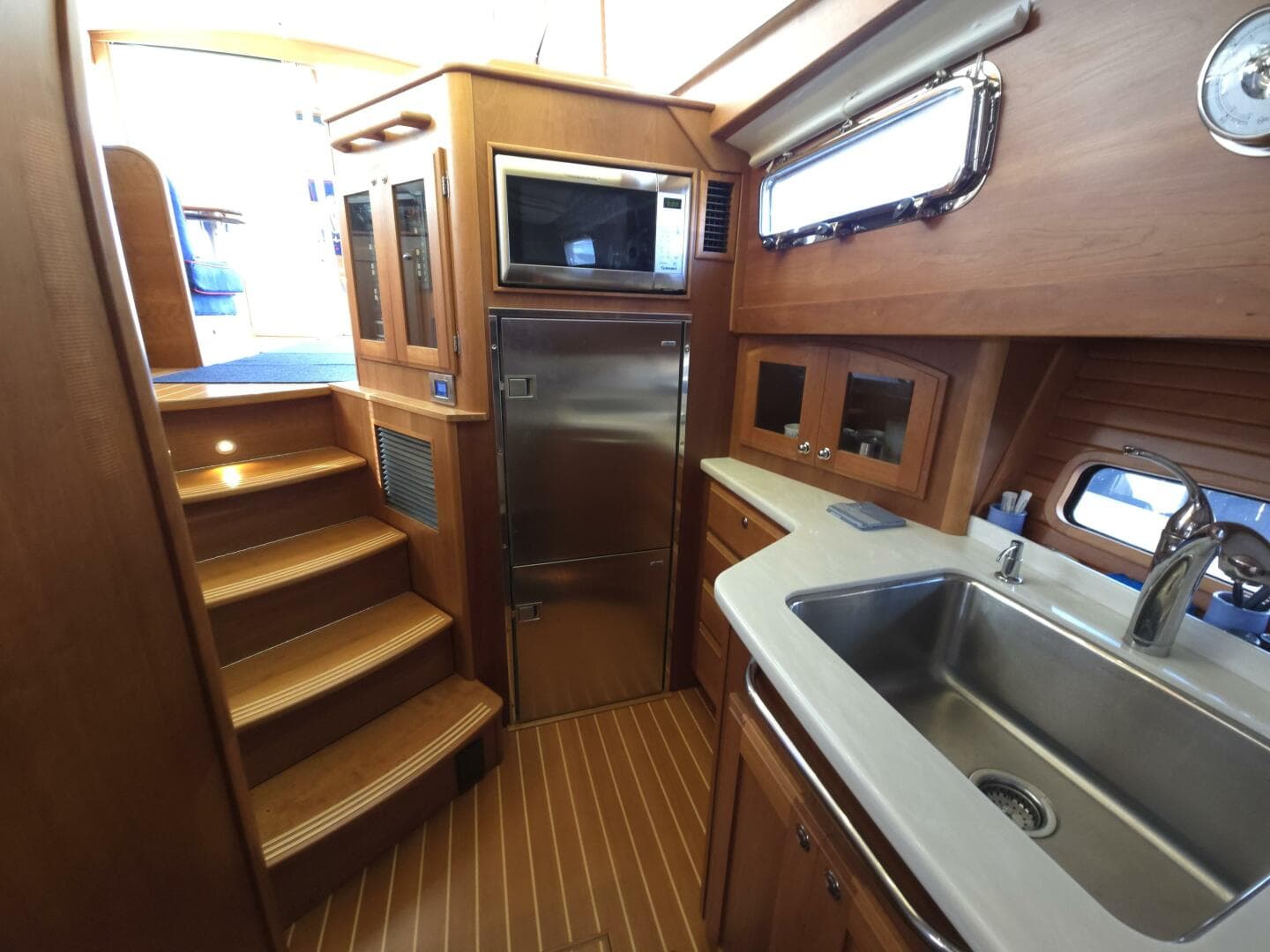 2017 Sabre 48 Flybridge — photo 49