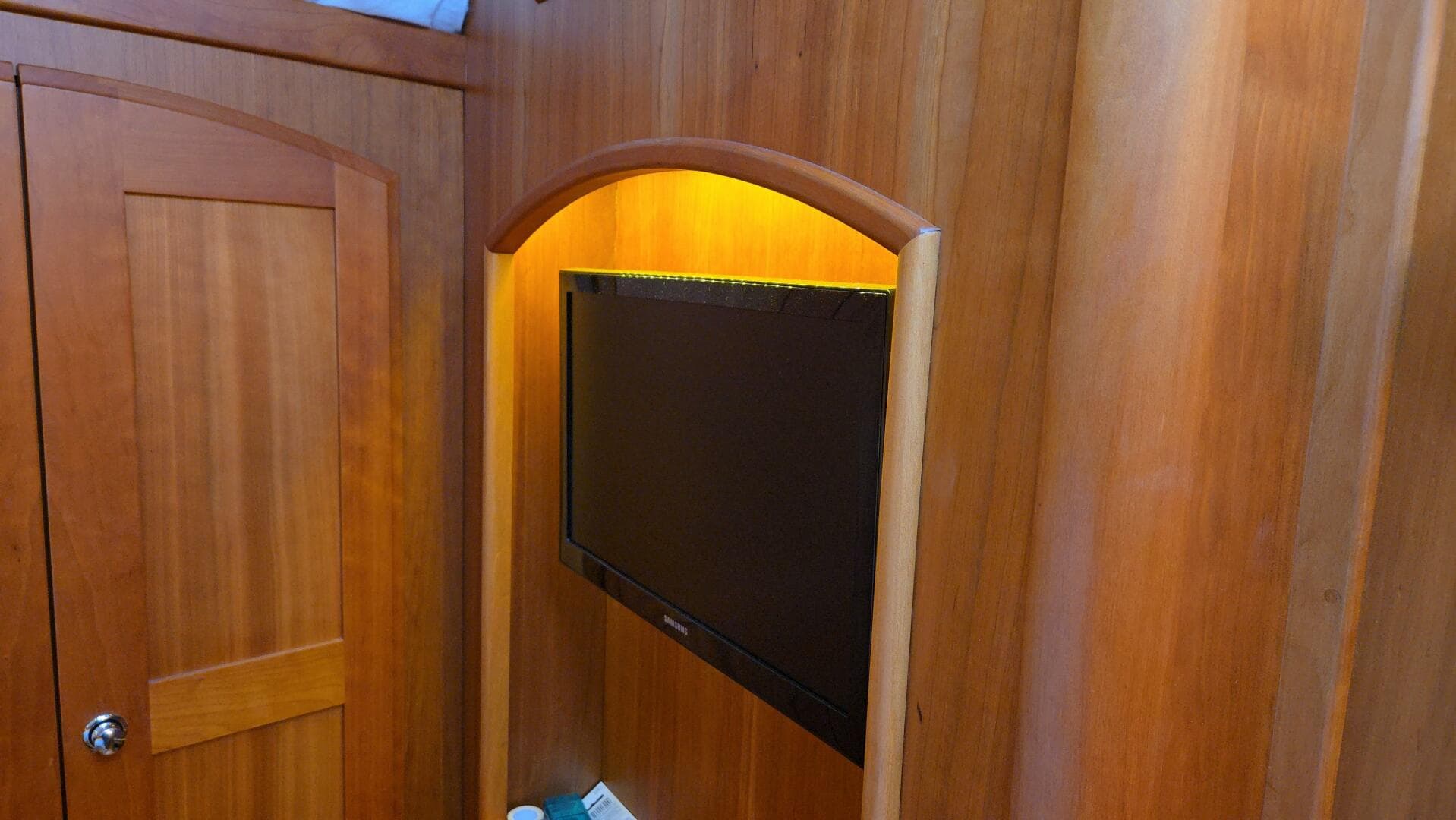 2017 Sabre 48 Flybridge — photo 68