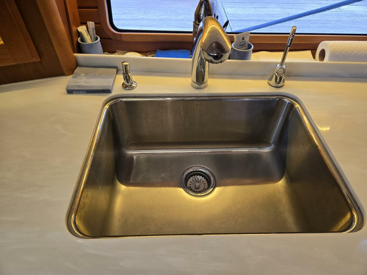 2017 Sabre 48 Flybridge — photo 57