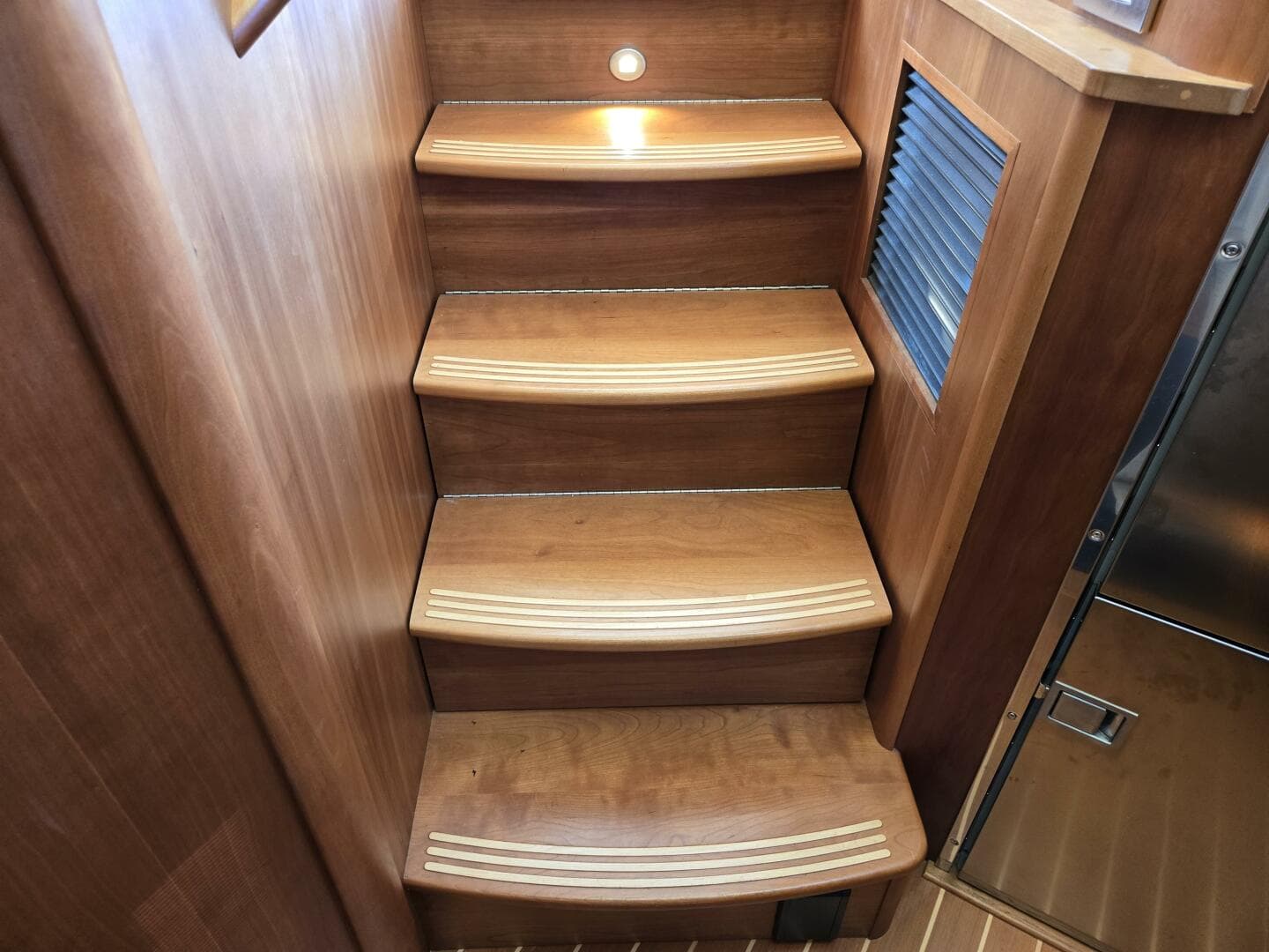 2017 Sabre 48 Flybridge — photo 73