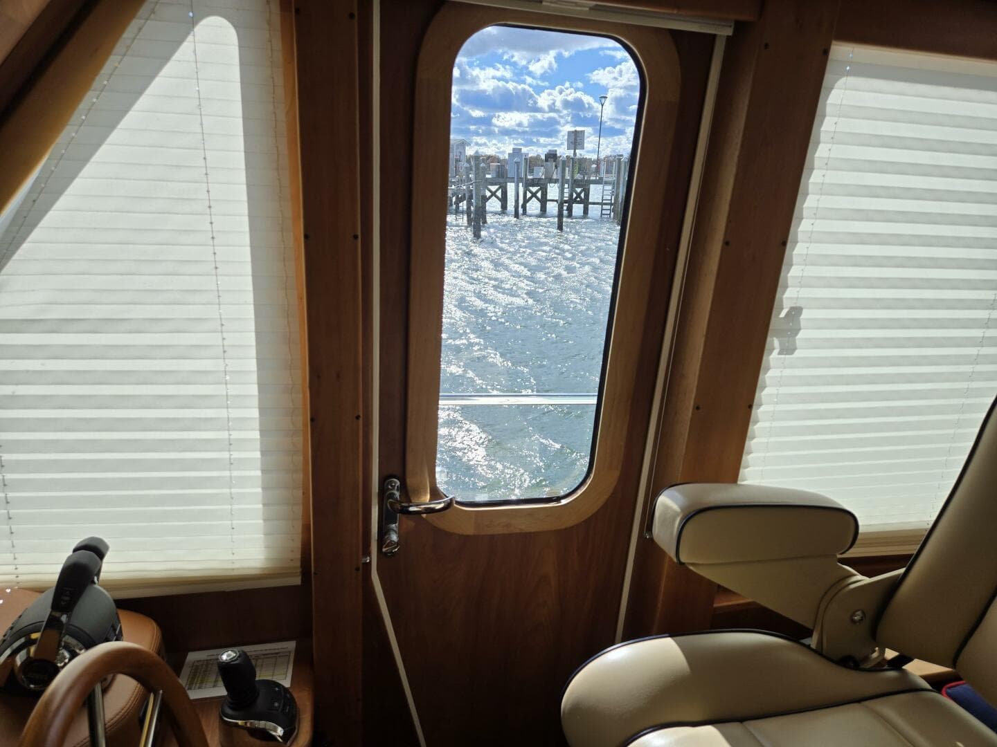 2017 Sabre 48 Flybridge — photo 42