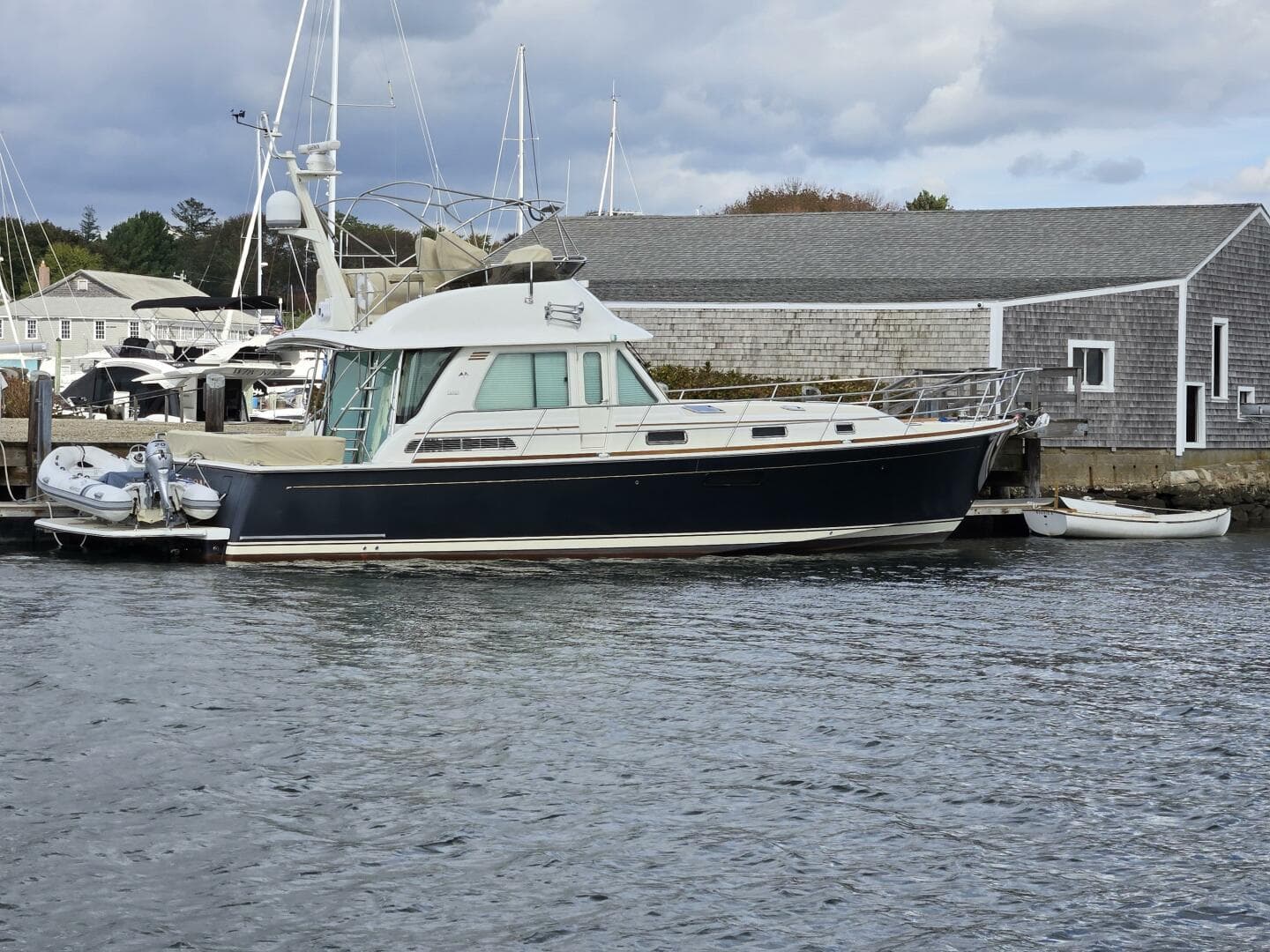 2017 Sabre 48 Flybridge — photo 3