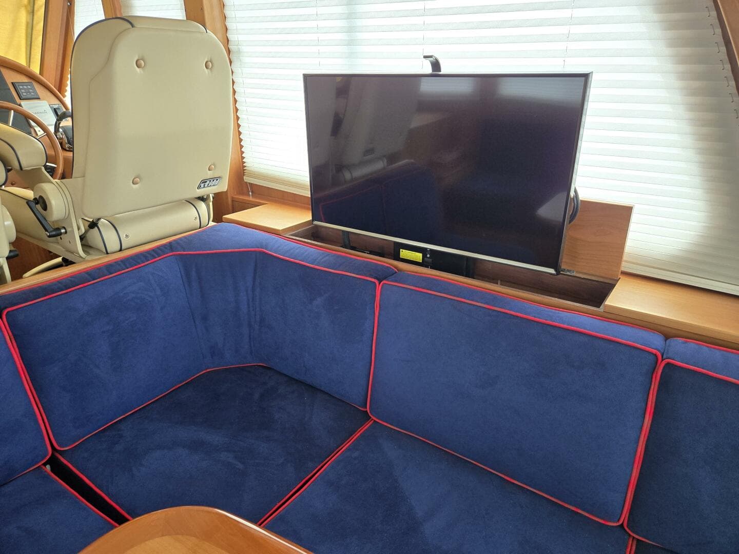 2017 Sabre 48 Flybridge — photo 28