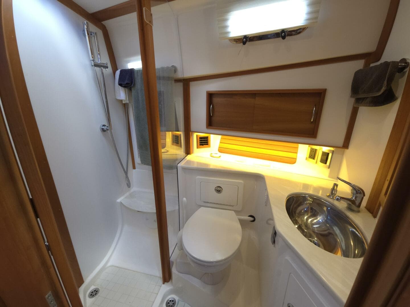 2017 Sabre 48 Flybridge — photo 70