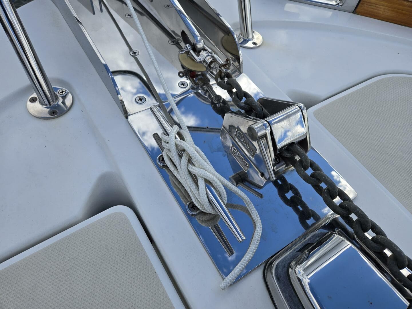 2017 Sabre 48 Flybridge — photo 13