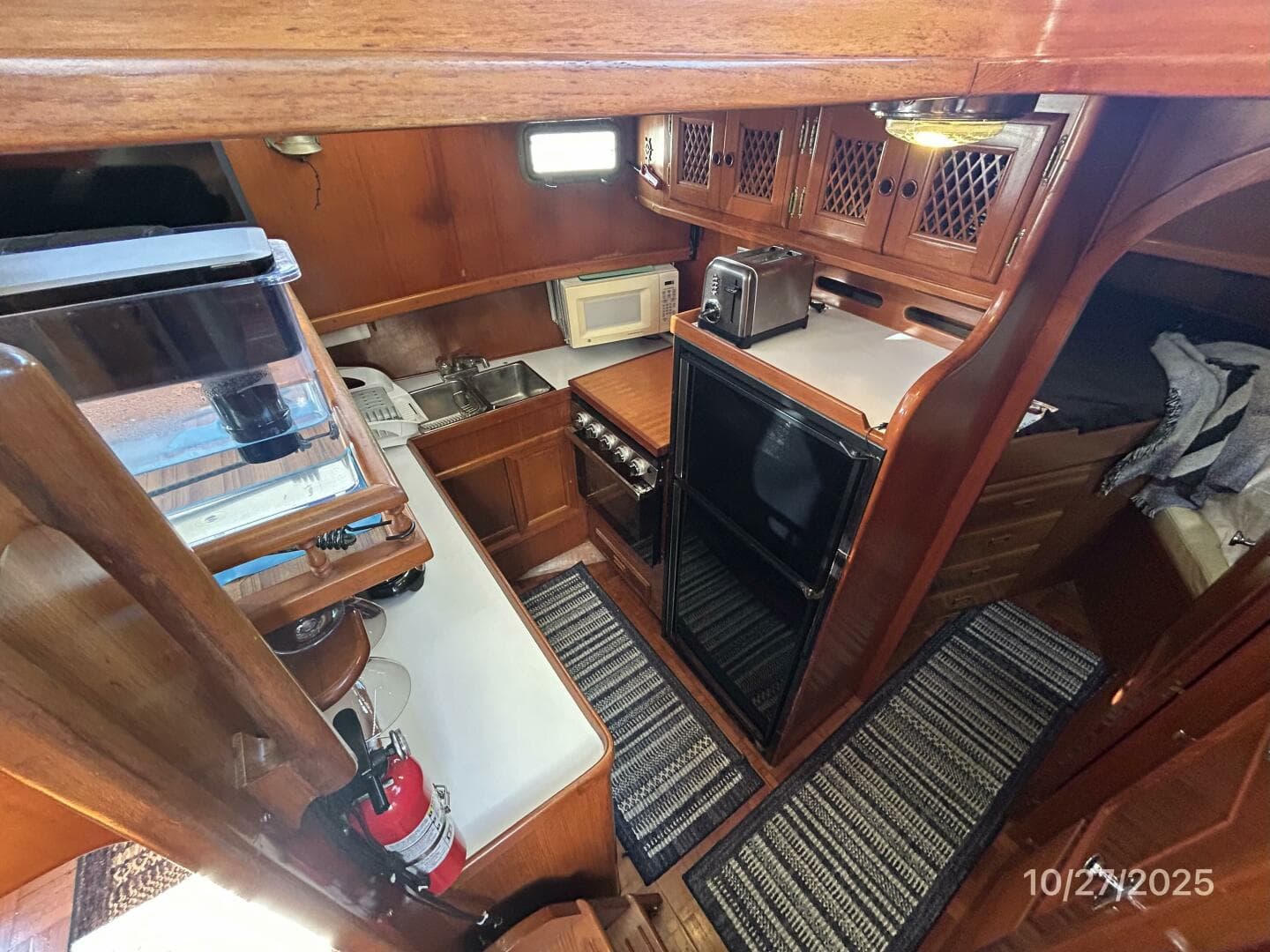1989 Marine Trader 38 Double Cabin — photo 43