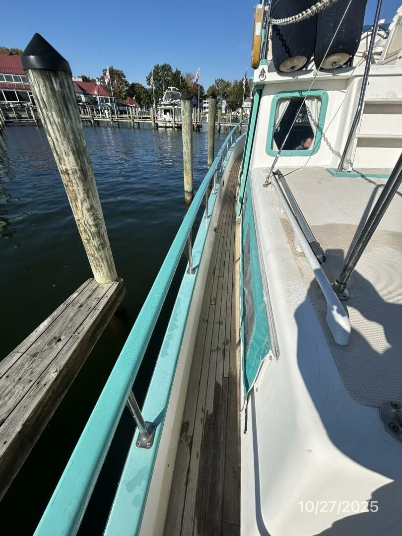 1989 Marine Trader 38 Double Cabin — photo 13