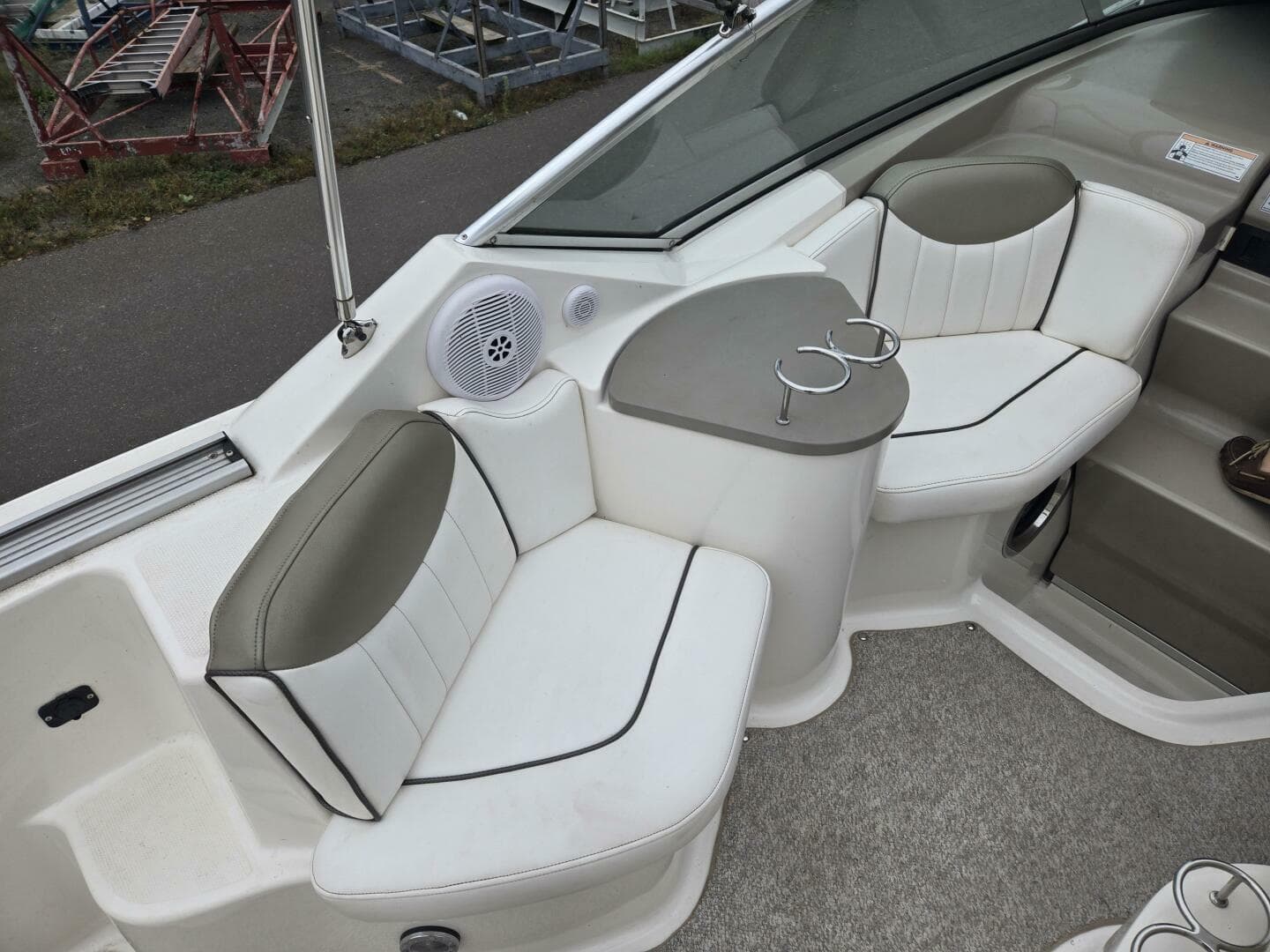 2007 Sea Ray 240 Sundancer — photo 7