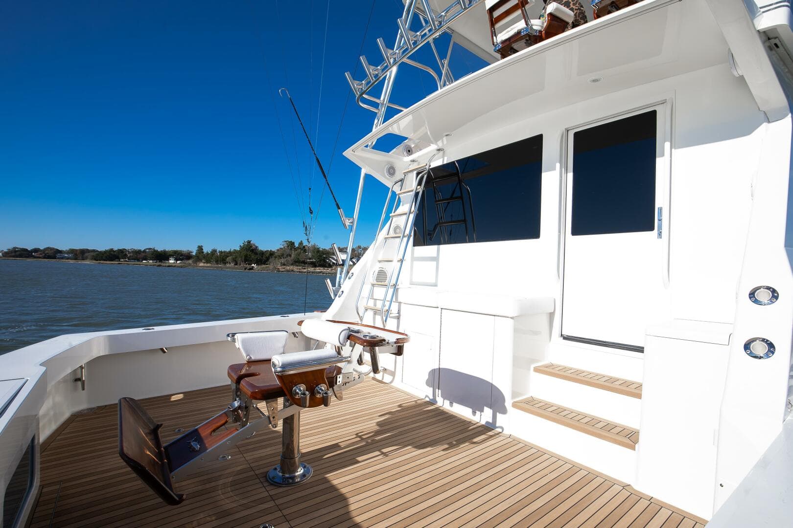 1998 Viking 58 Convertible — photo 25