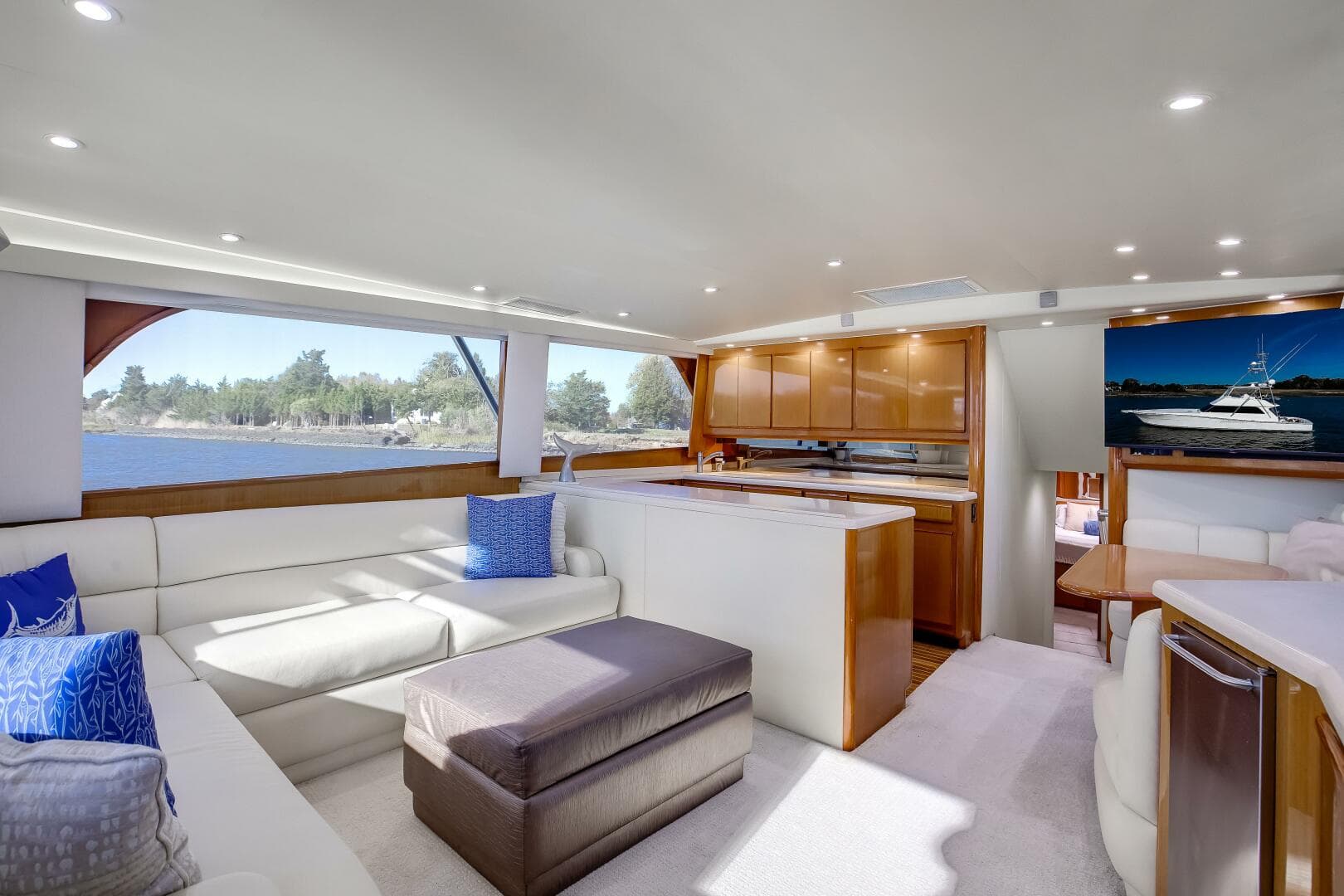 1998 Viking 58 Convertible — photo 9