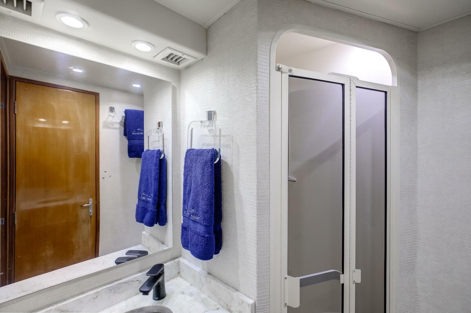 1998 Viking 58 Convertible — photo 21