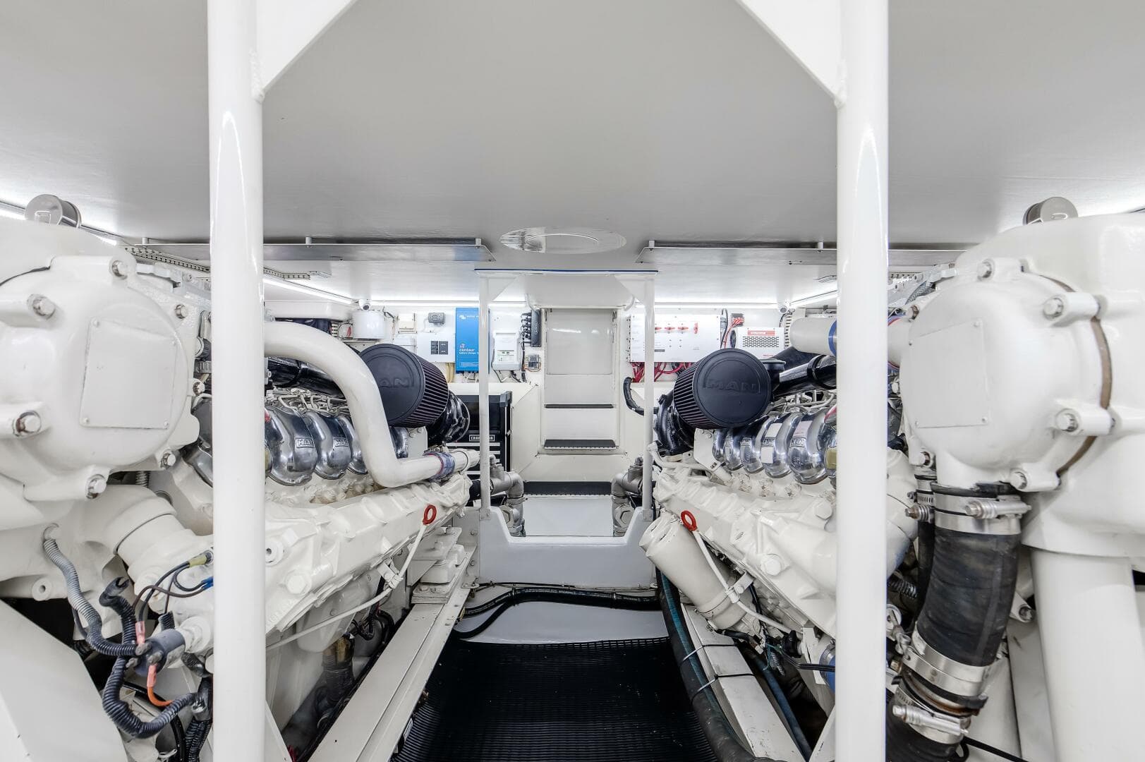 1998 Viking 58 Convertible — photo 39