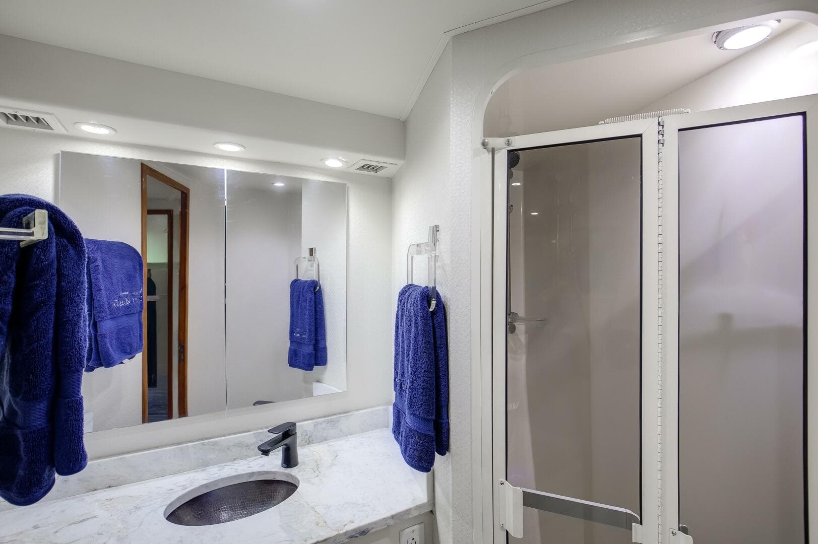 1998 Viking 58 Convertible — photo 18