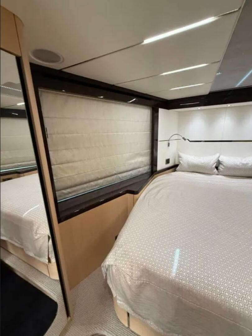 2017 Sunseeker Predator 68 — photo 20