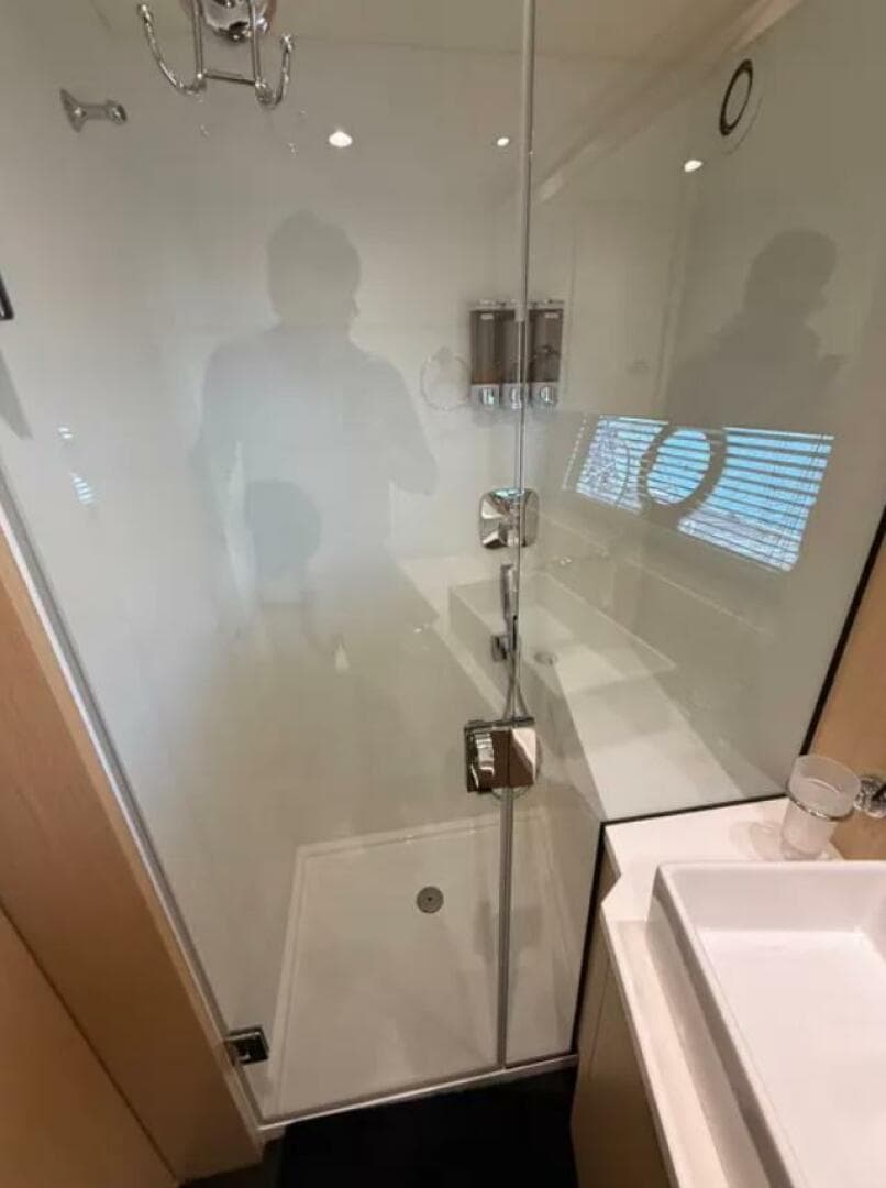 2017 Sunseeker Predator 68 — photo 30