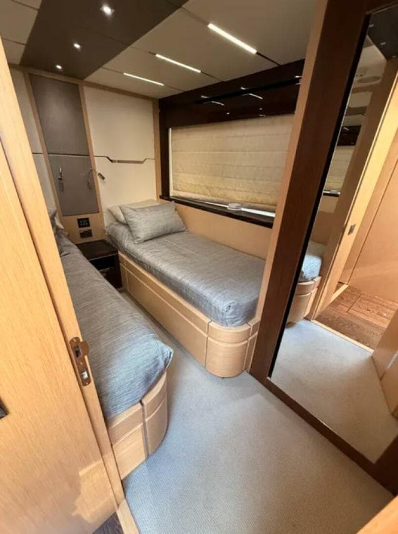 2017 Sunseeker Predator 68 — photo 29