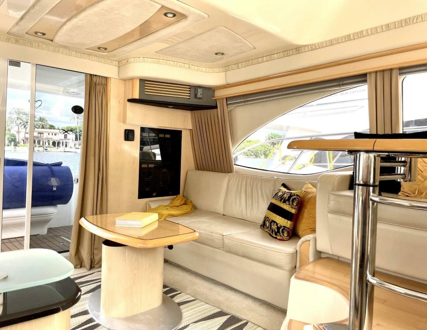 2004 Sea Ray 42 Sedan Bridge — photo 13