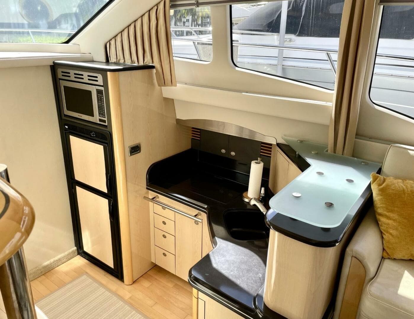 2004 Sea Ray 42 Sedan Bridge — photo 14