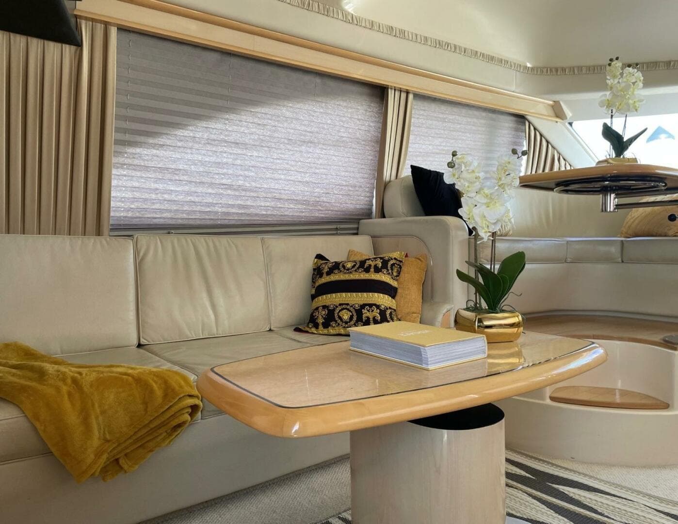 2004 Sea Ray 42 Sedan Bridge — photo 15