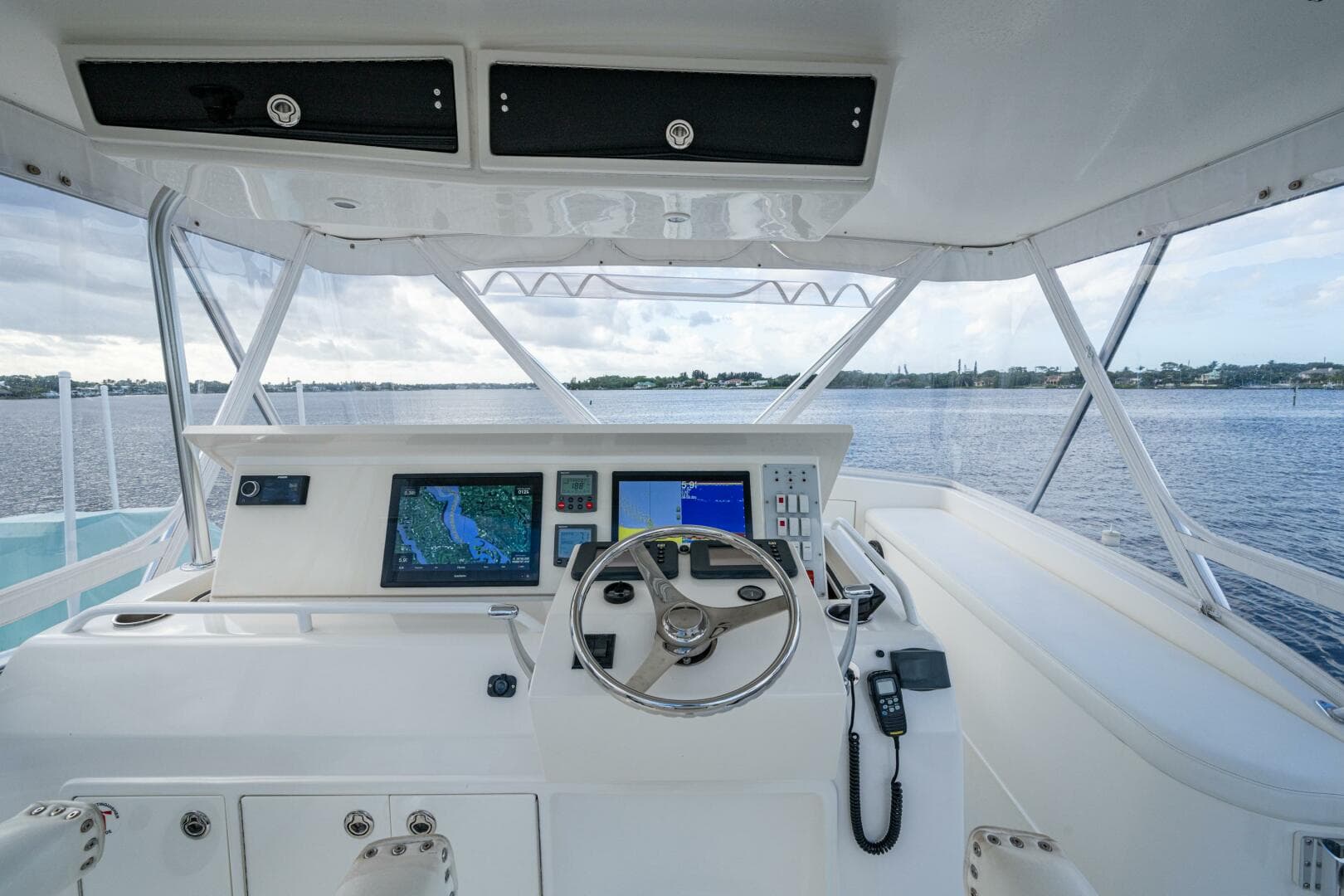 2004 Egg Harbor 43 Sport Fisherman — photo 6