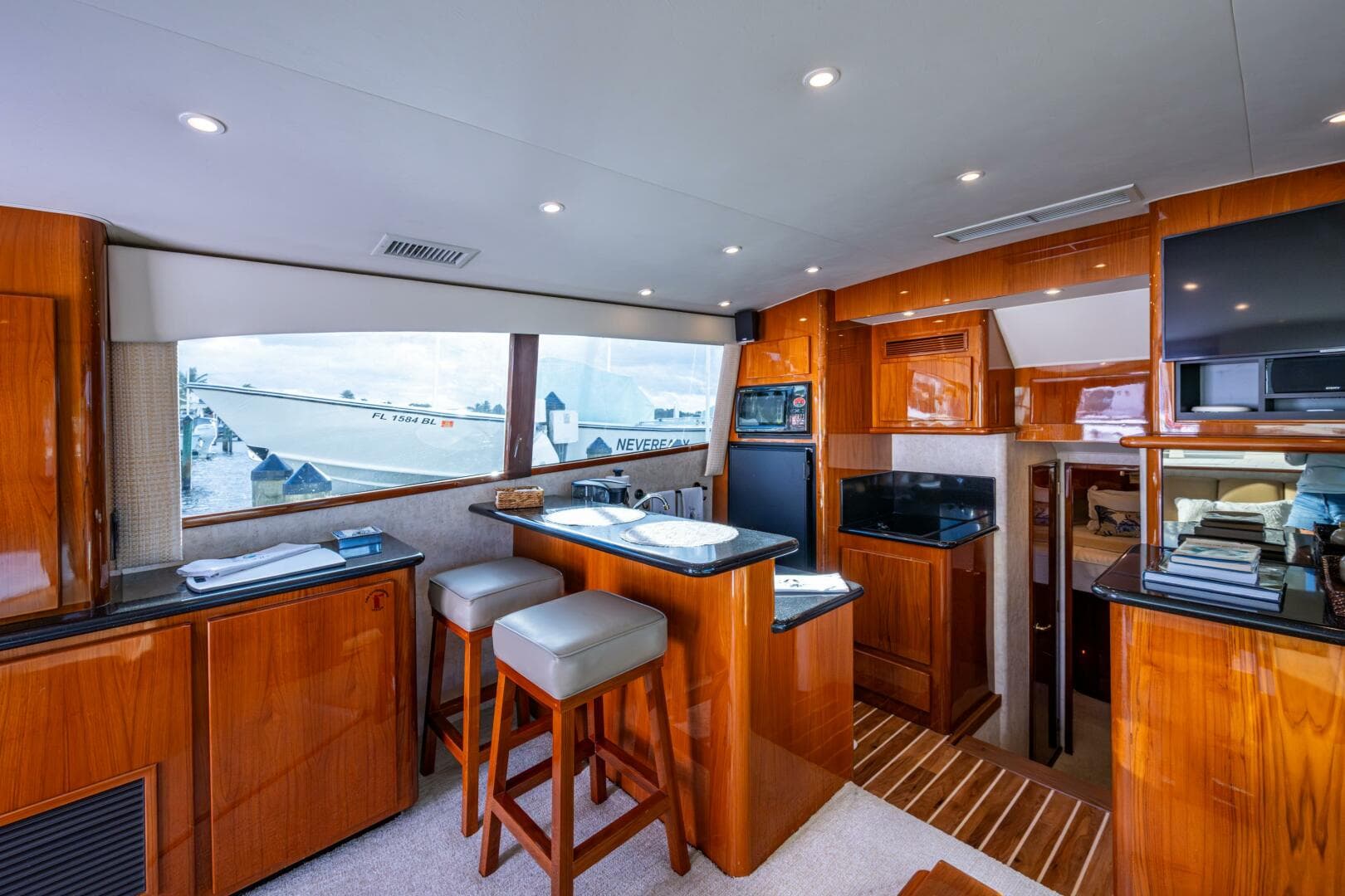 2004 Egg Harbor 43 Sport Fisherman — photo 22