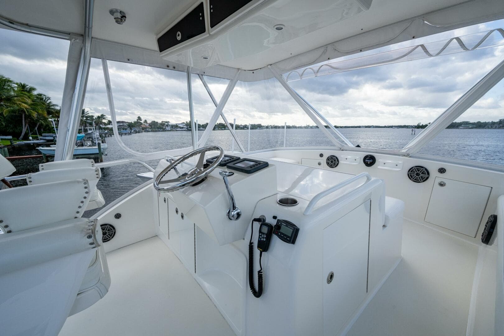 2004 Egg Harbor 43 Sport Fisherman — photo 5