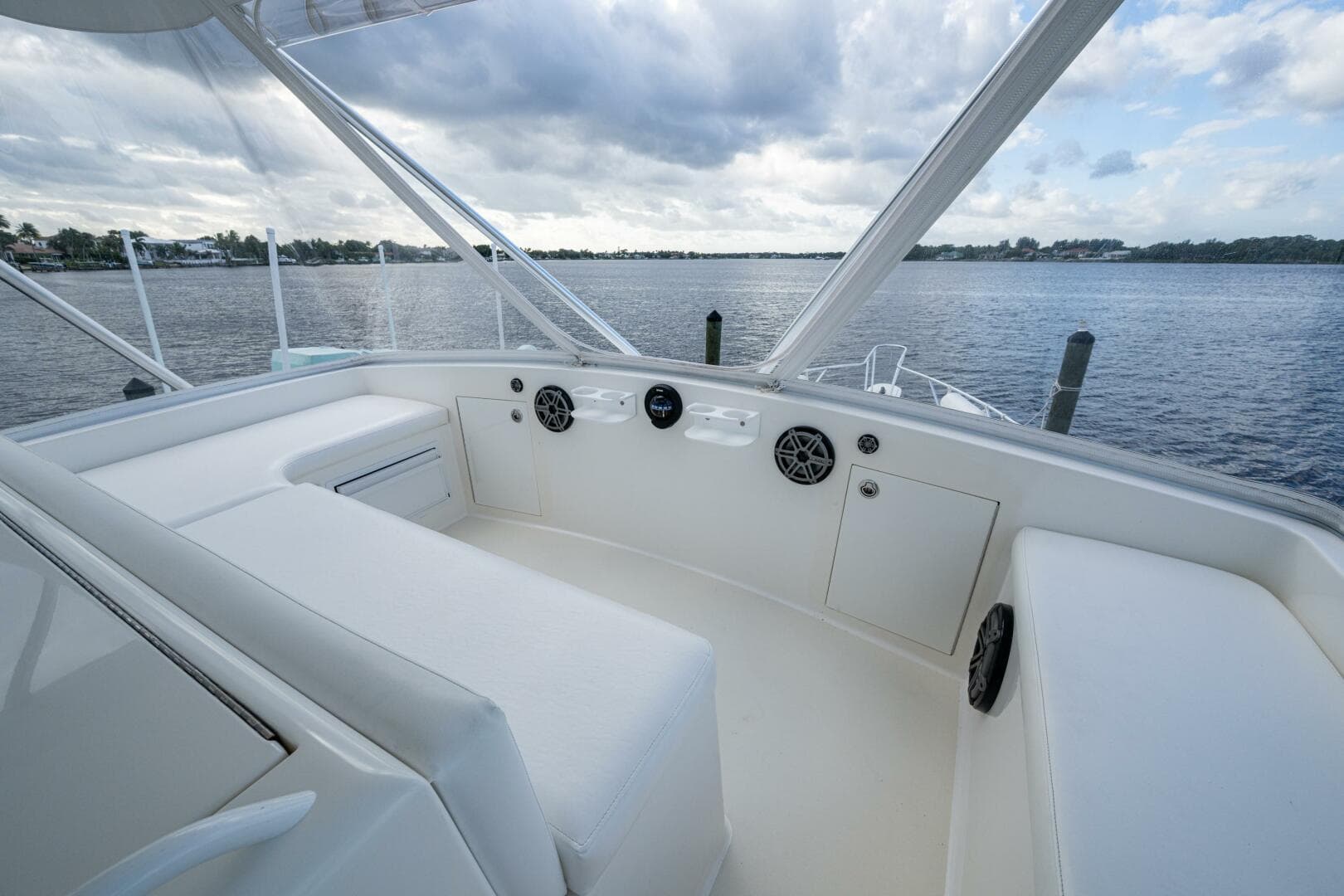 2004 Egg Harbor 43 Sport Fisherman — photo 9