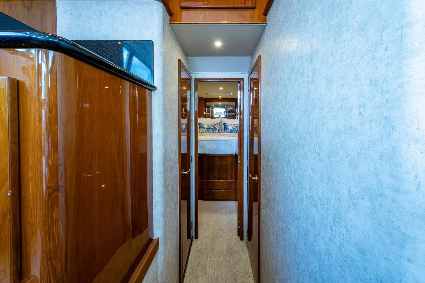 2004 Egg Harbor 43 Sport Fisherman — photo 25