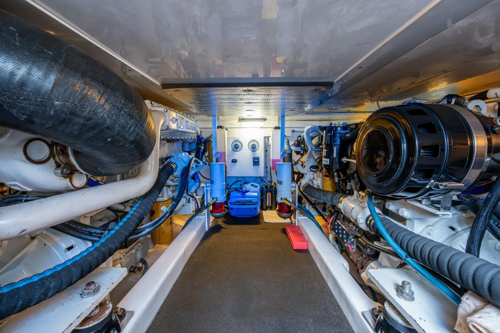 2004 Egg Harbor 43 Sport Fisherman — photo 15