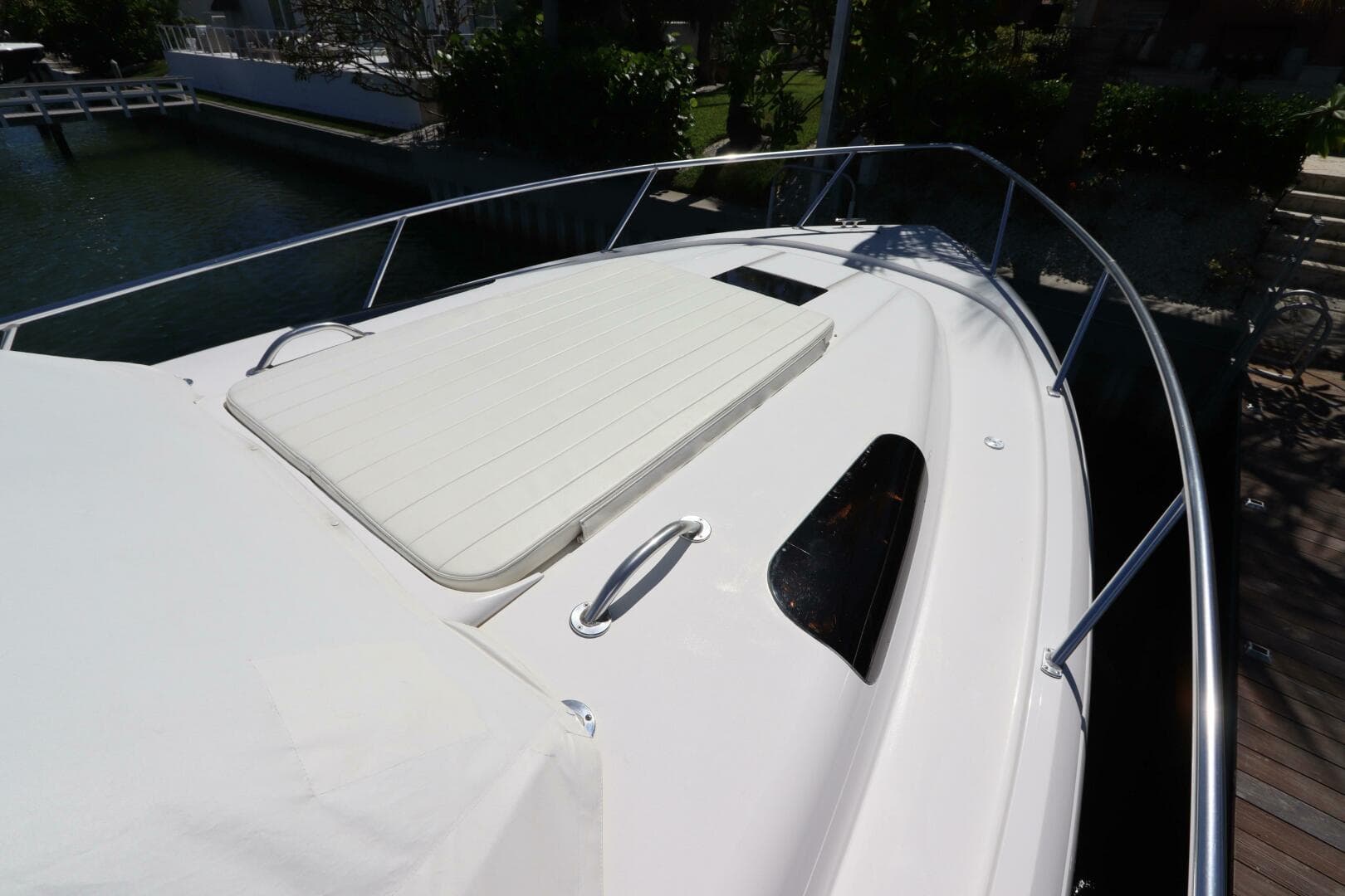 2012 Intrepid 430 Sport Yacht — photo 8