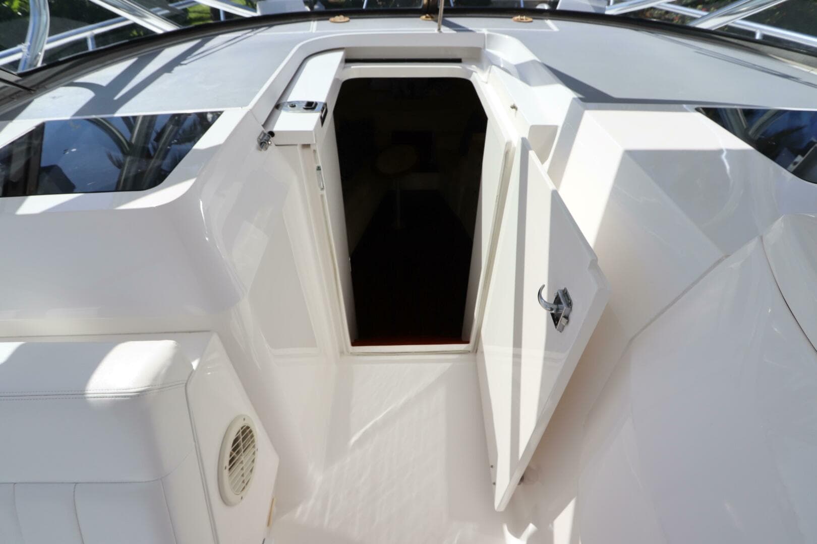 2012 Intrepid 430 Sport Yacht — photo 43