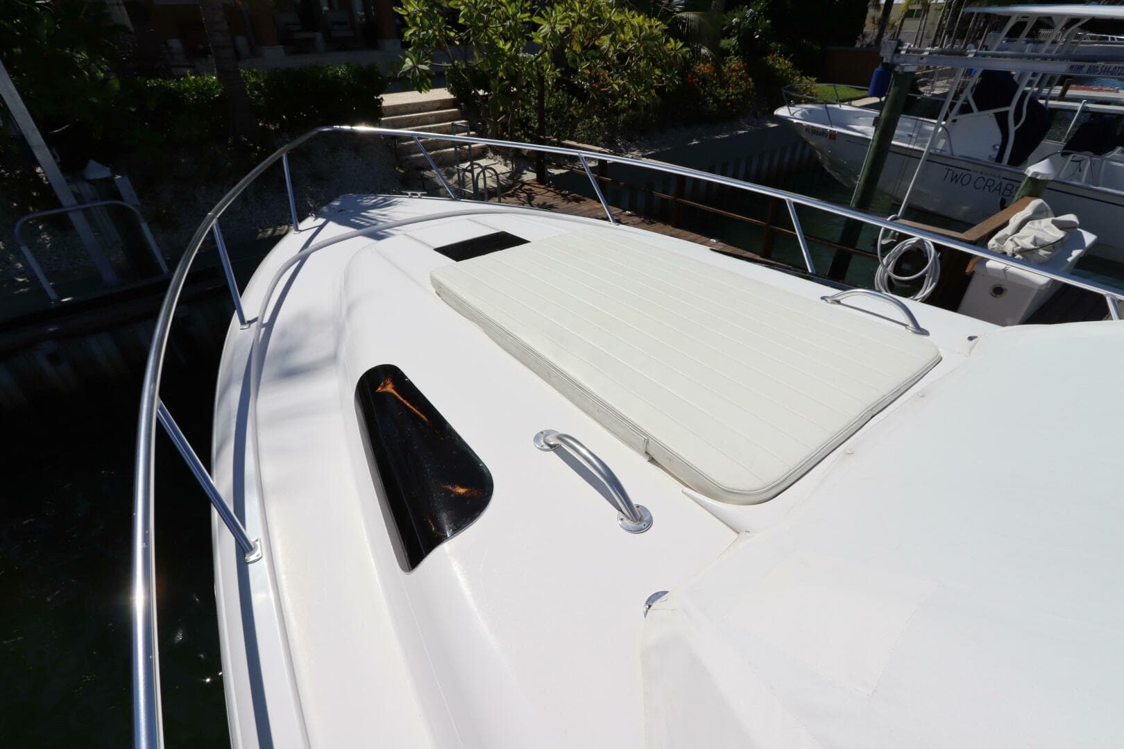 2012 Intrepid 430 Sport Yacht — photo 9
