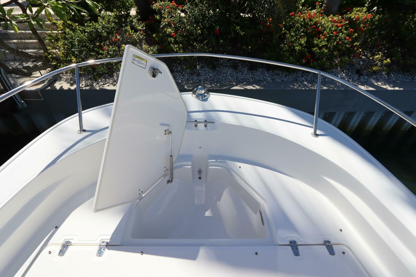 2019 Boston Whaler 210 Montauk — photo 24