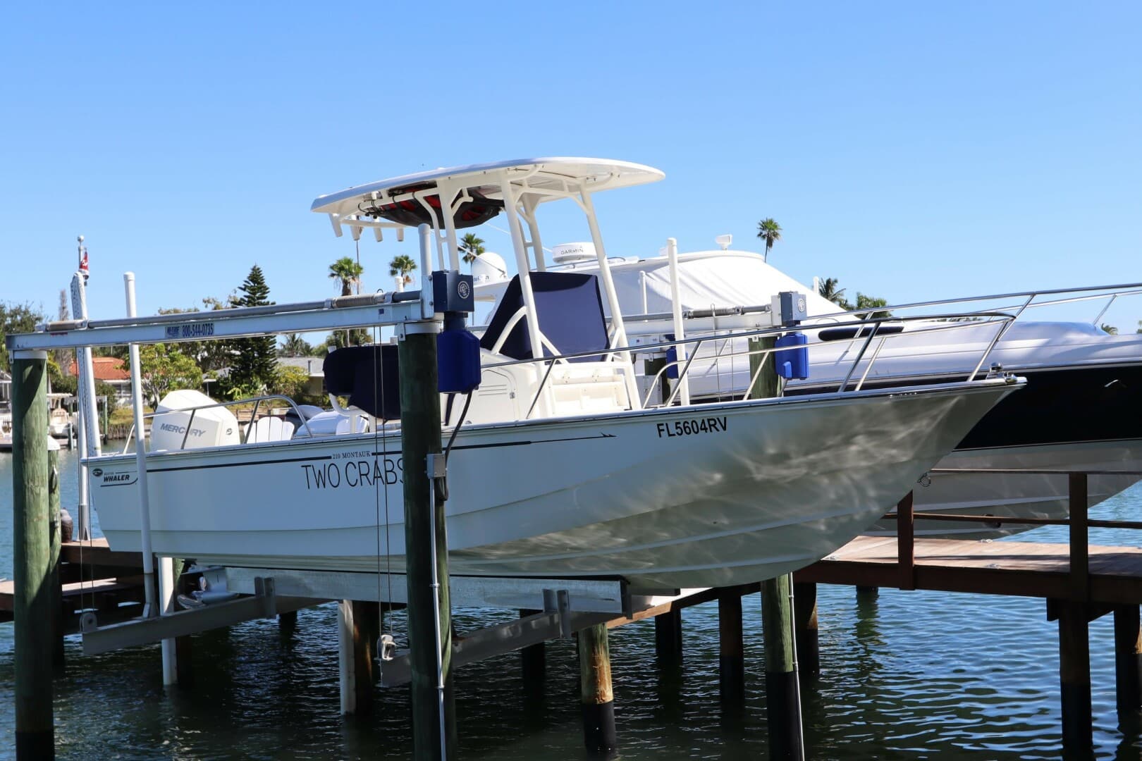 2019 Boston Whaler 210 Montauk