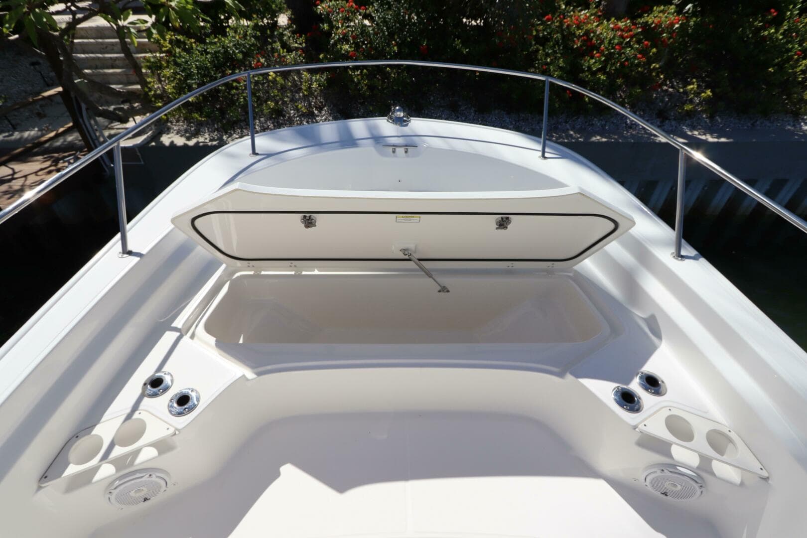 2019 Boston Whaler 210 Montauk — photo 23