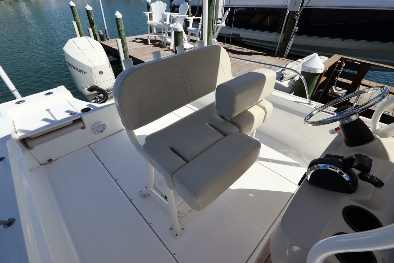 2019 Boston Whaler 210 Montauk — photo 14