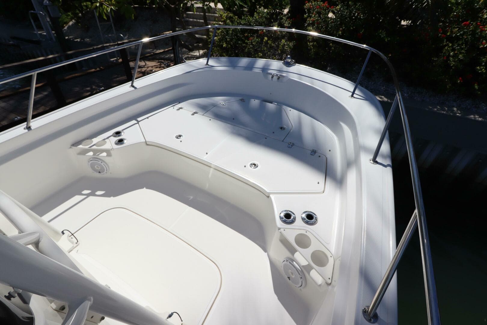2019 Boston Whaler 210 Montauk — photo 22