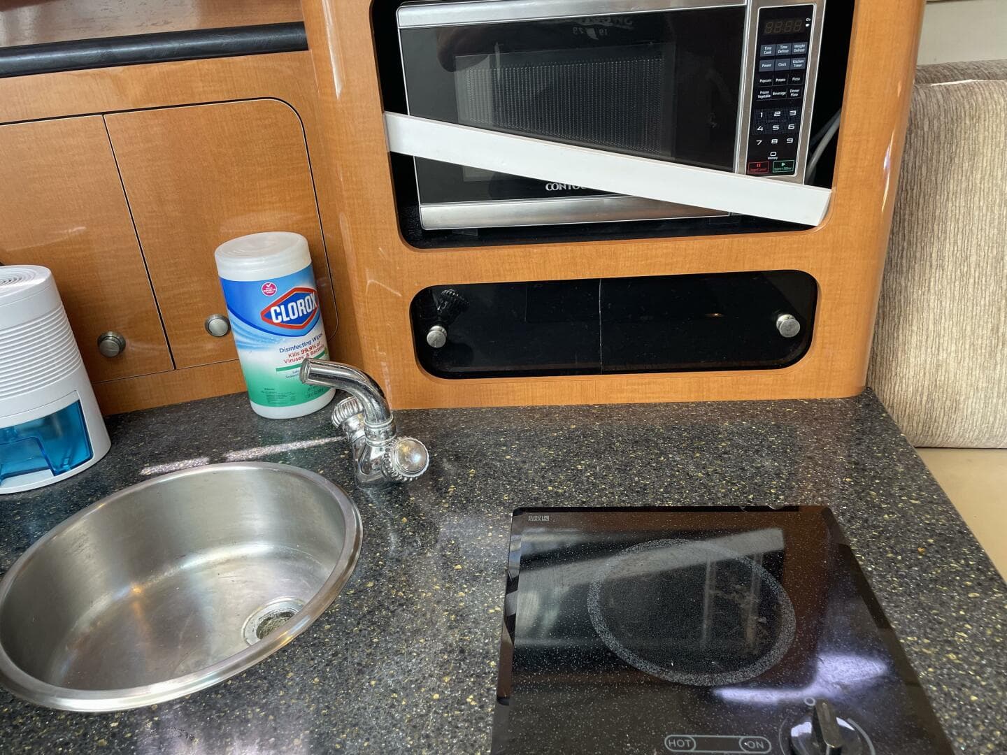 2013 Robalo R305 Walkaround — photo 10