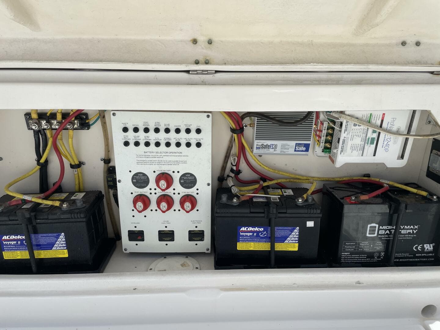 2013 Robalo R305 Walkaround — photo 15