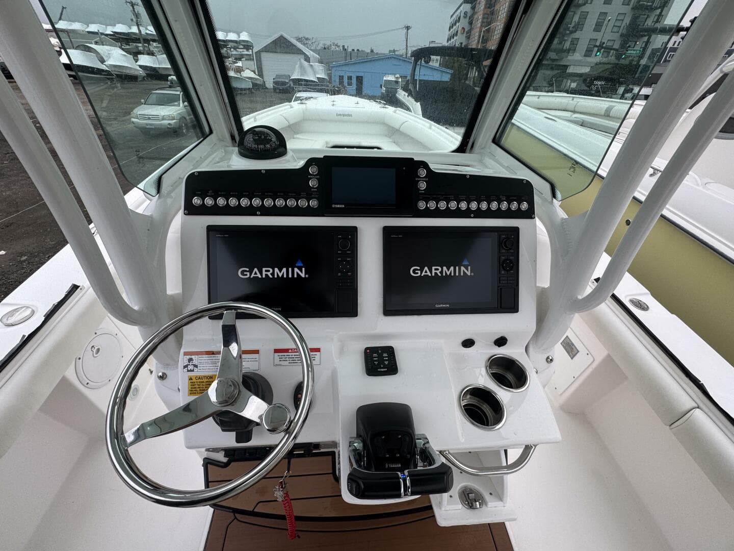 2019 Everglades 273 CC — photo 12