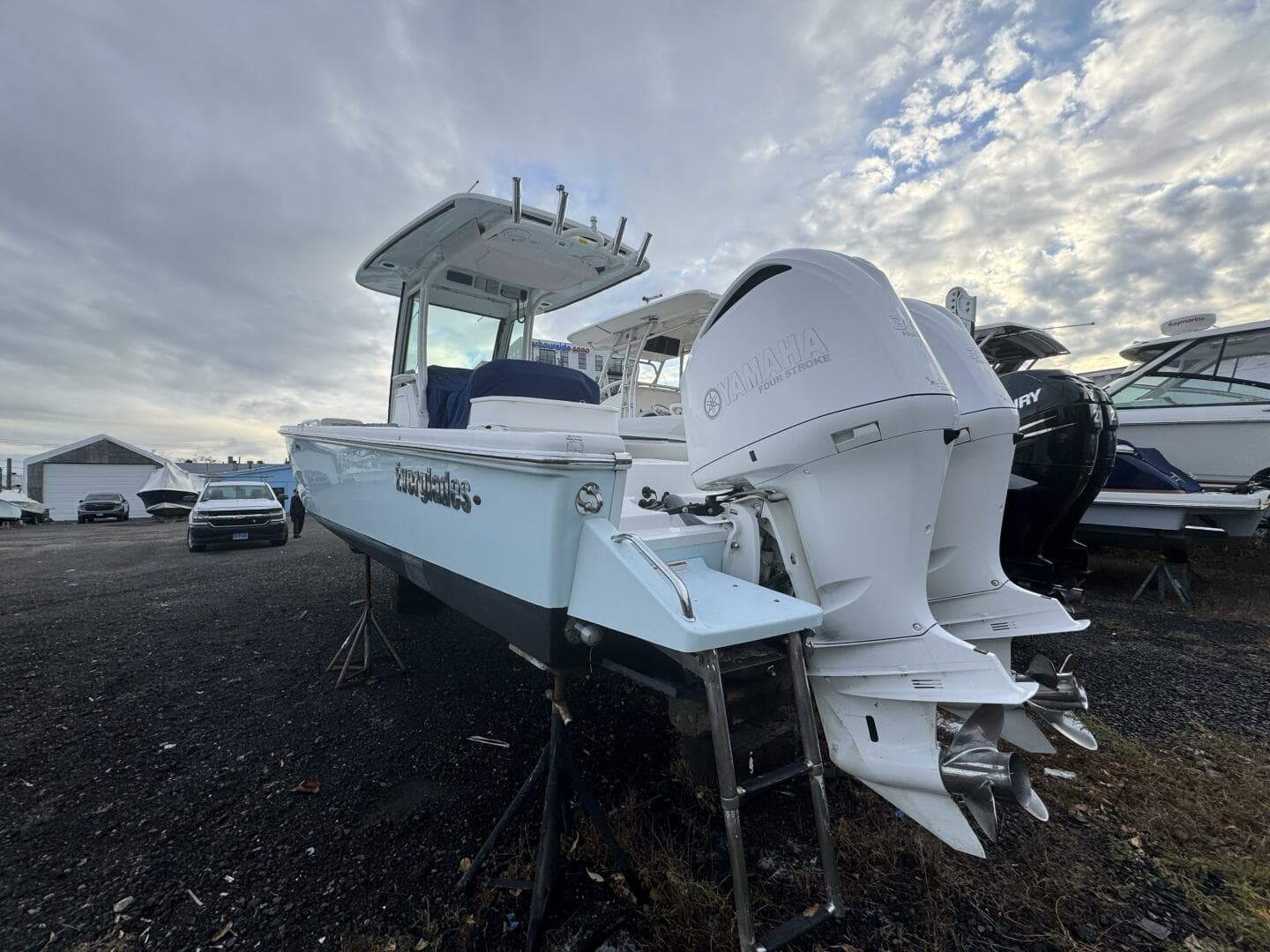 2019 Everglades 273 CC — photo 2