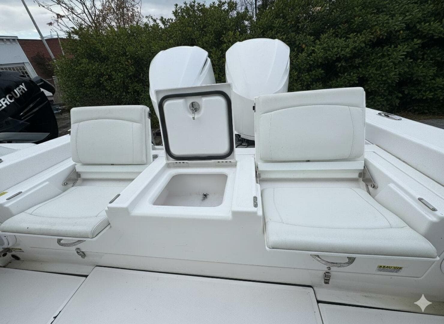 2019 Everglades 273 CC — photo 6