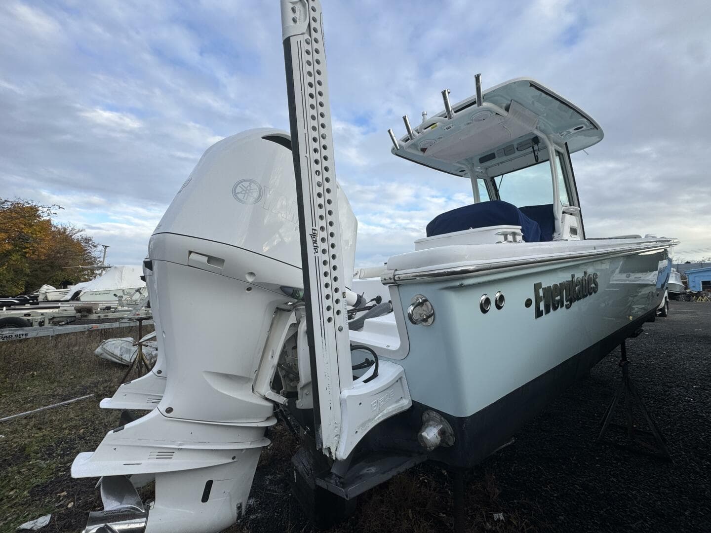 2019 Everglades 273 CC — photo 3